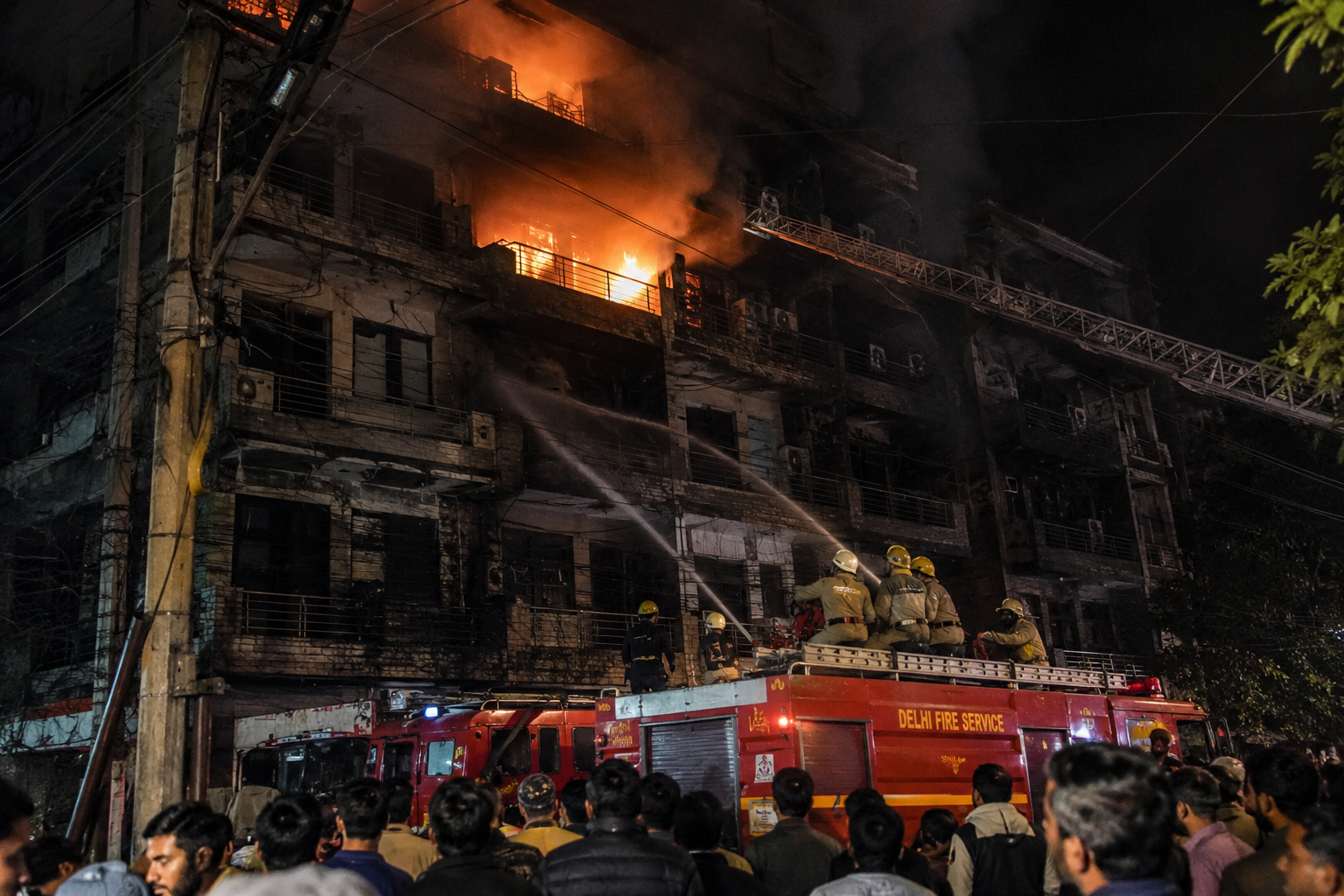 Delhi's Tughlakabad Extension hit by massive fire, leaves several injured and a few dead.